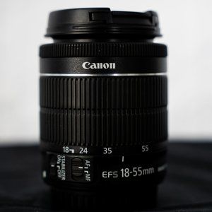 Canon EF-S 18-55mm f/3.5-5.6 IS STM